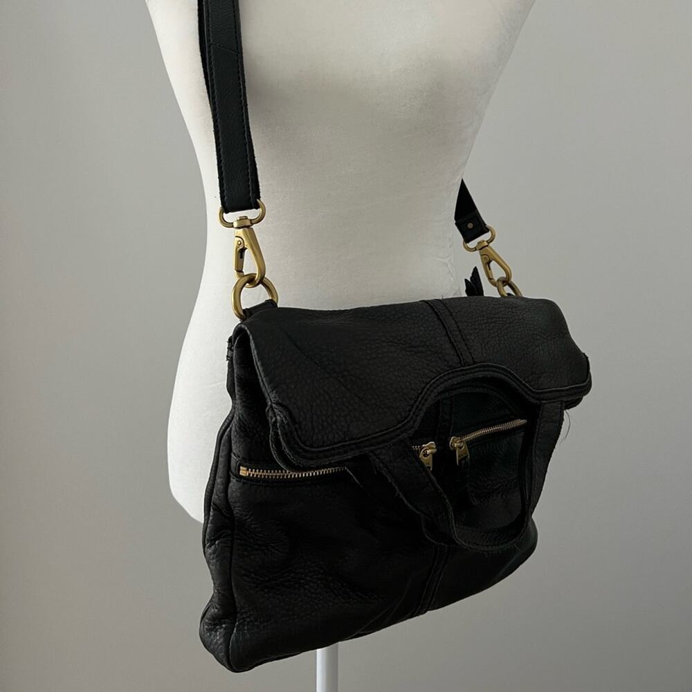 FOSSIL black leather fold over crossbody handbag
